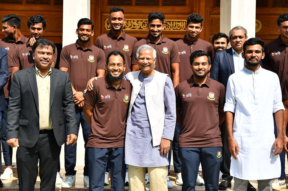 বাংলাদেশ ক্রিকেট দলকে আজ সংবর্ধনা দিয়েছেন প্রধান উপদেষ্টা ড. মুহাম্মদ ইউনূস, প্রধান উপদেষ্টার কার্যালয়ে